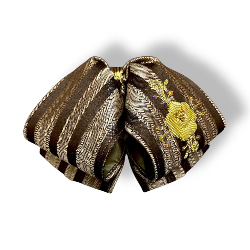 MOÑO CAFE BORDADO EN CANUTILLO 