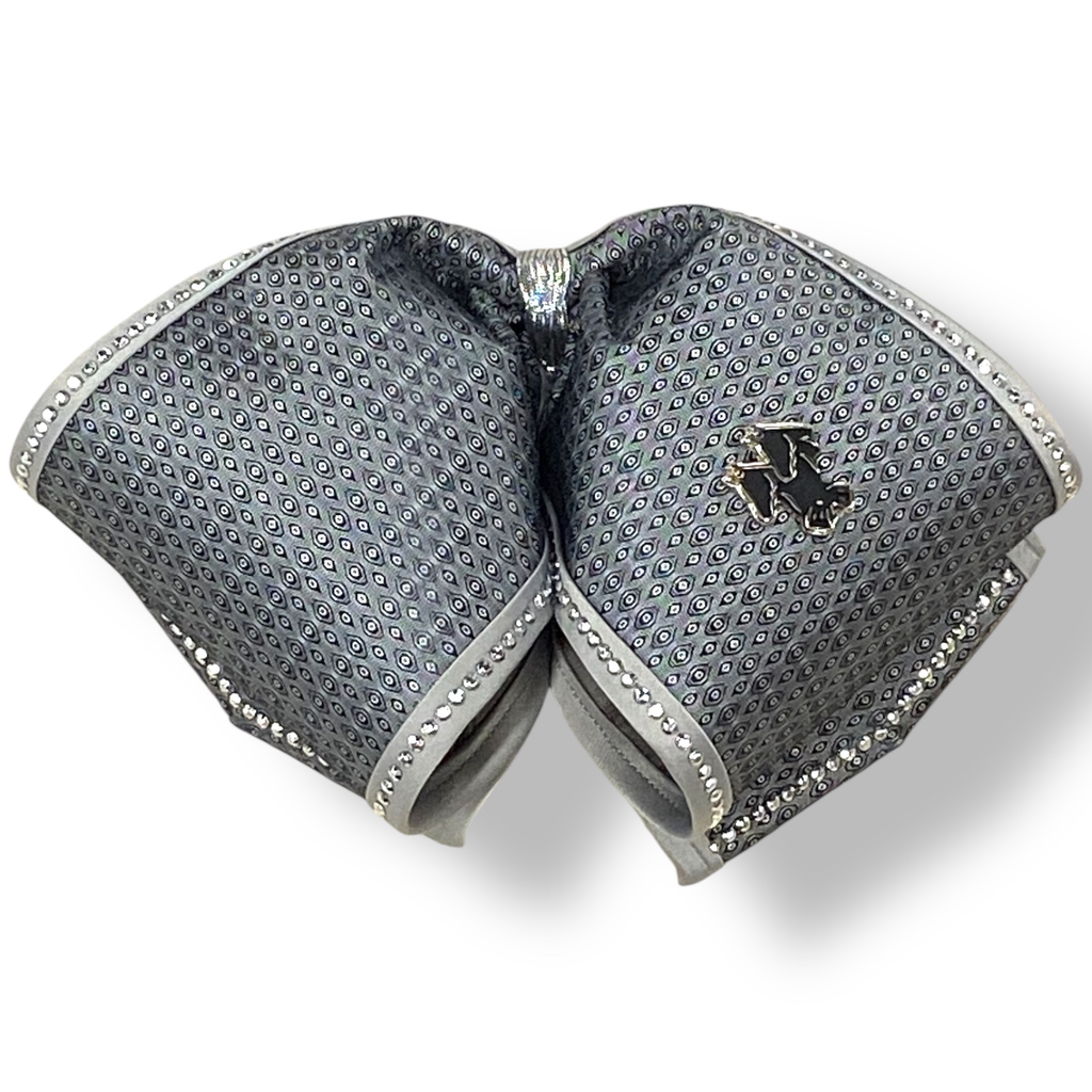 MOÑO GRIS CON BIES Y PIEDRAS ADULTO (Opción 1)