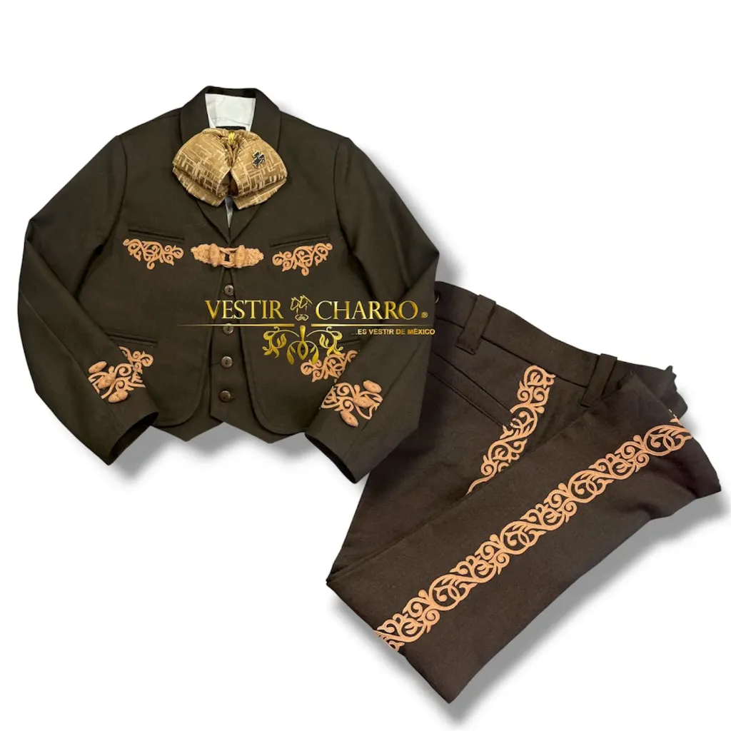 01 TRAJE NIÑO CAFE TALLA 10, 10 CACHIRULEADO ALAMARES Y TARUGOS