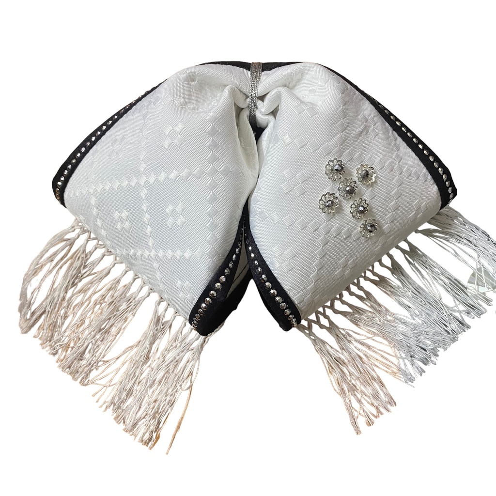 MOÑO AJUAR BLANCO CON BARBAS ADULTO