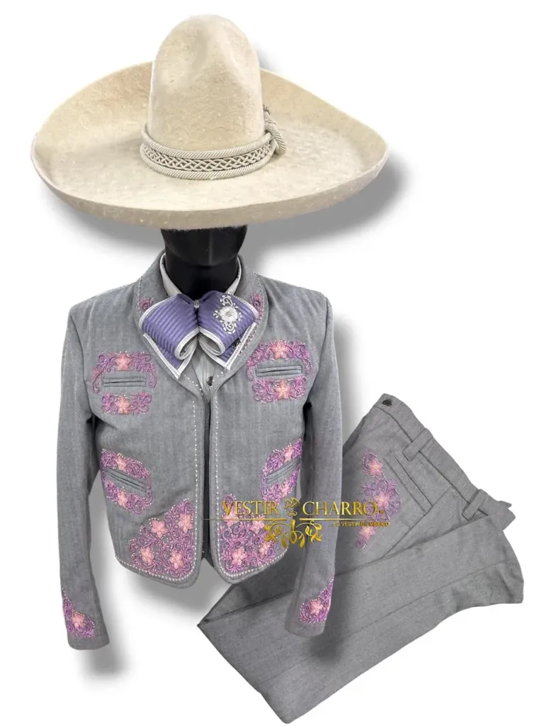 01 TRAJE GRIS TALLA M, 36X36 CANUTILLO GALA COMPLETA CHAPEADA EN PLATA