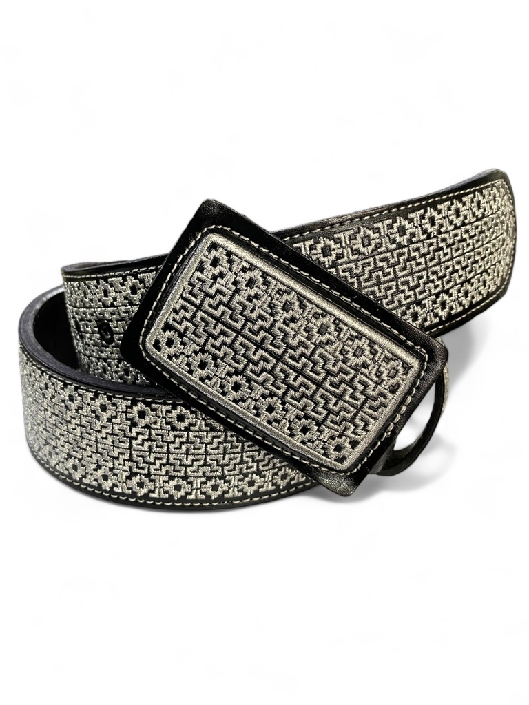 CINTURON BORDADO EN HILO PLATA