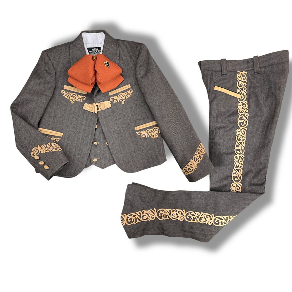 TRAJE FAENA TALLA 8 (opcion 1)