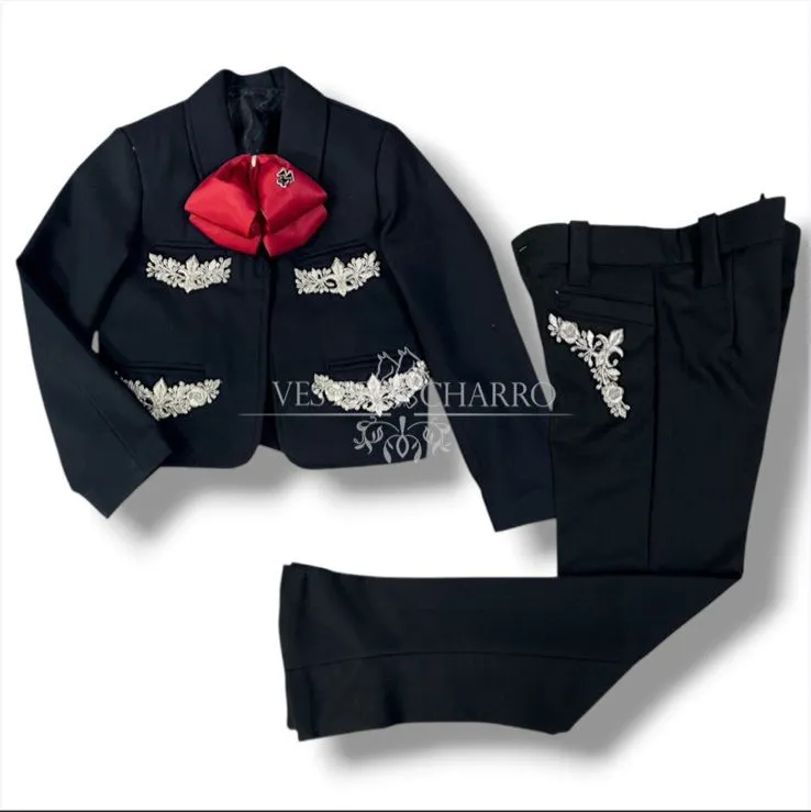 01 TRAJE NEGRO TALLA 8, PANTALON 8 CANUTILLO GALA COMPLETA CHAPEADA EN PLATA