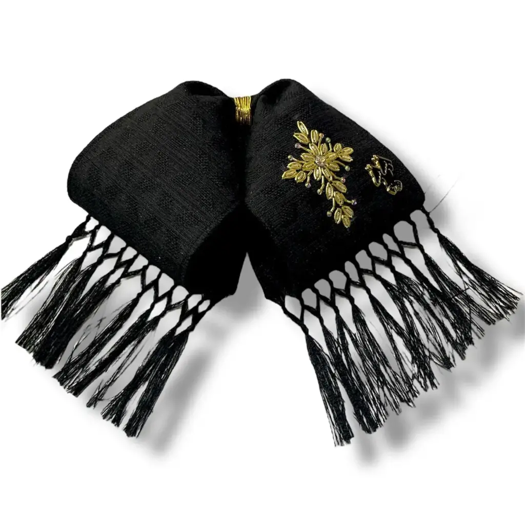 MOÑO NEGRO BORDADO CANUTILLO Y BARBAS