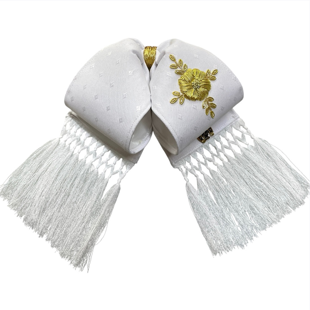 MOÑO BLANCO BORDADO CANUTILLO Y BARBAS (Opción 4)