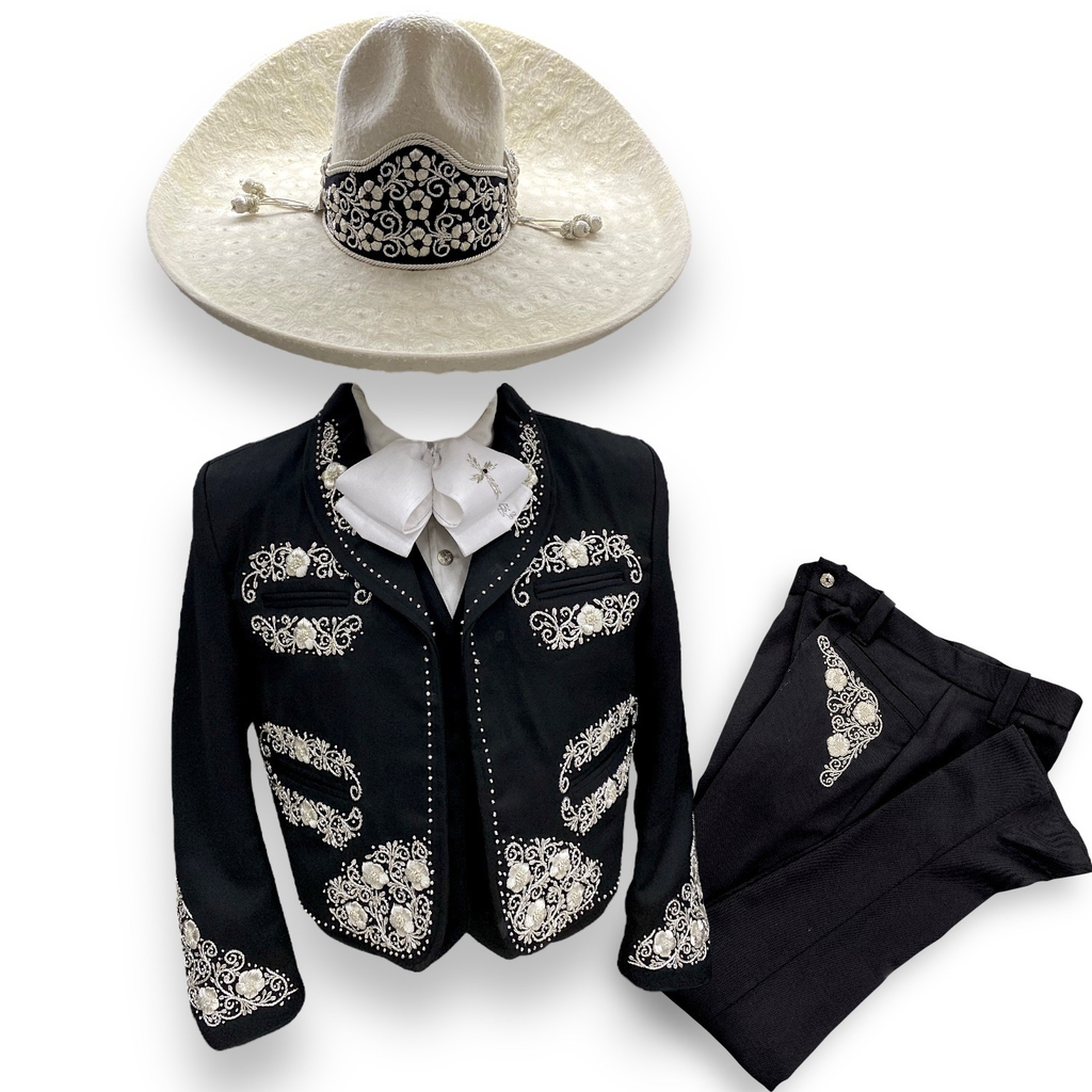TRAJE NEGRO BORDADO CANUTILLO