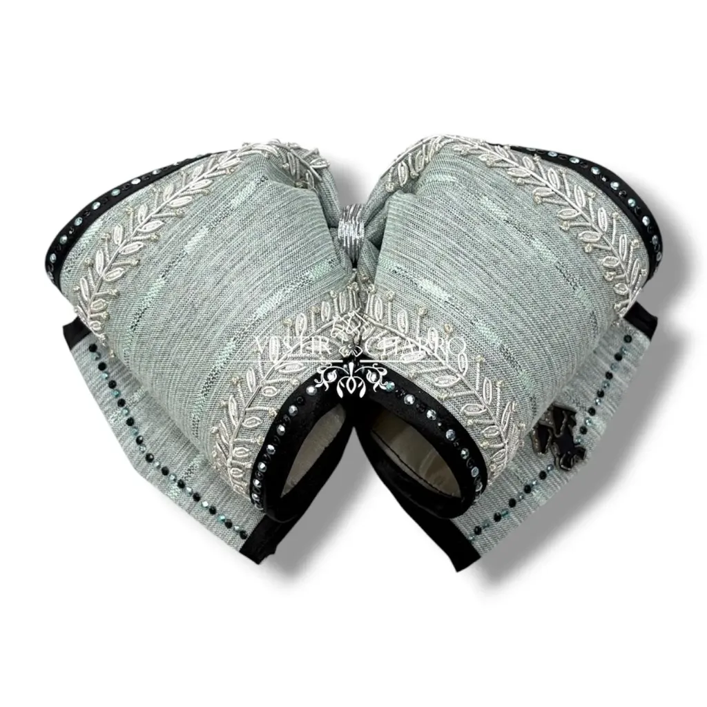 MOÑO CANUTILLO DOBLE CON BIES Y PIEDRAS ADULTO