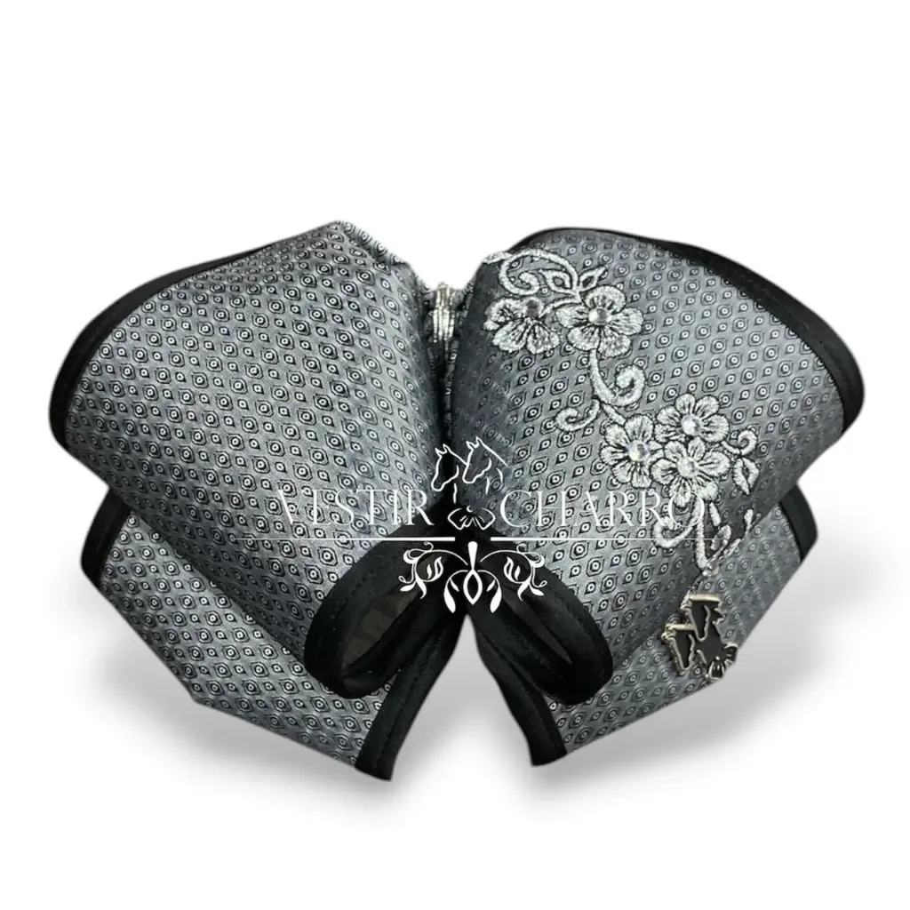 MOÑO GRIS BORDADO Y BIES ADULTO