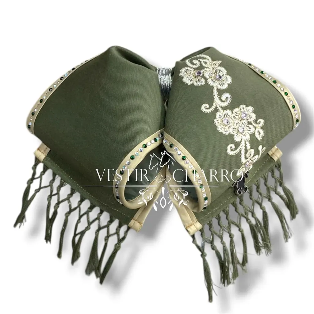 MOÑO VERDE BORDADO BARBAS BIES Y PIEDRAS ADULTO