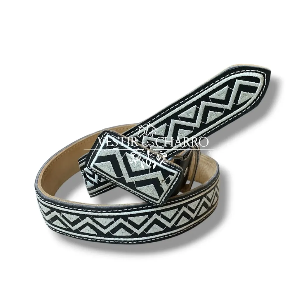 CINTO BORDADO EN HILO NIÑO