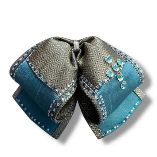 MOÑO AZUL CON BIES Y PIEDRAS NIÑO 8-10 